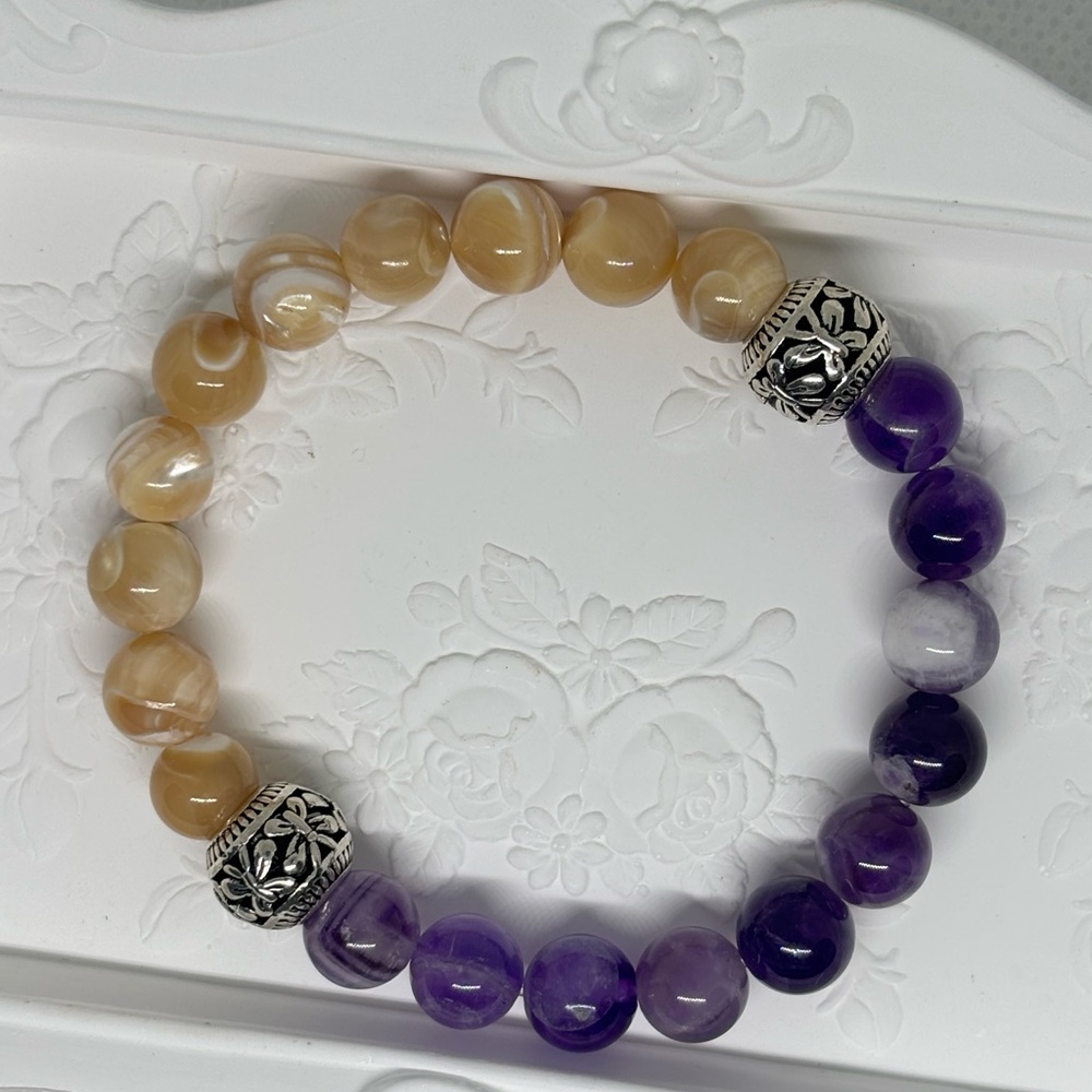 Amethyst and Margarita Snail Shell Fossil Bracelet - Picture 1 of 4